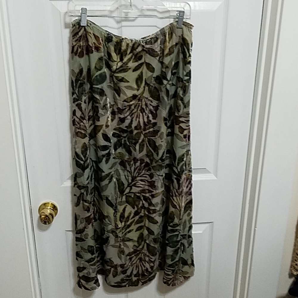 Burnt out velvet skirt